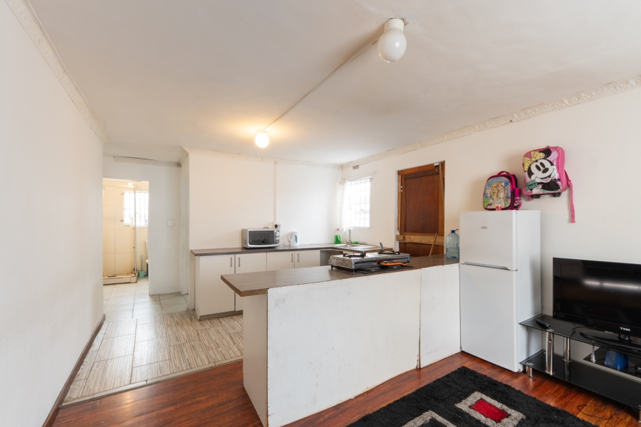 8 Bedroom Property for Sale in Parow Valley Western Cape